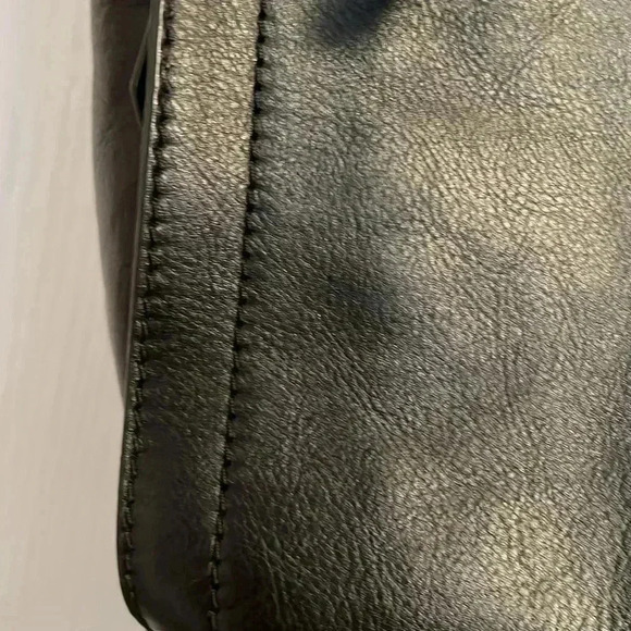Fossil Black Leather Backpack with Structured Design - Picture 13 of 15